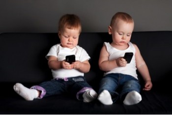 Smartphones-Stressing-Children